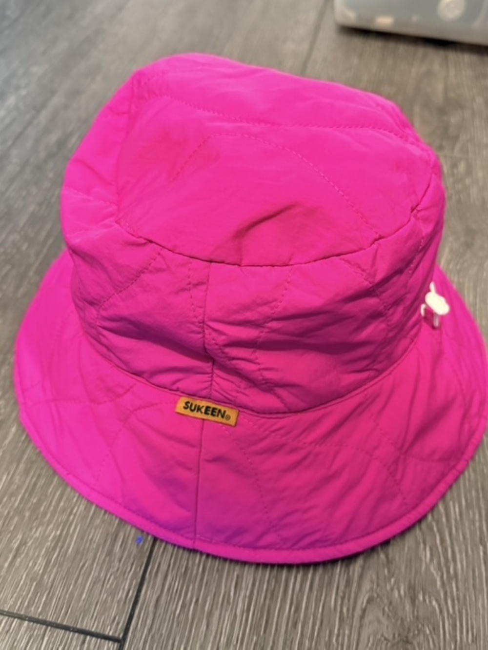 NWOT Sukeen puffer bucket hat